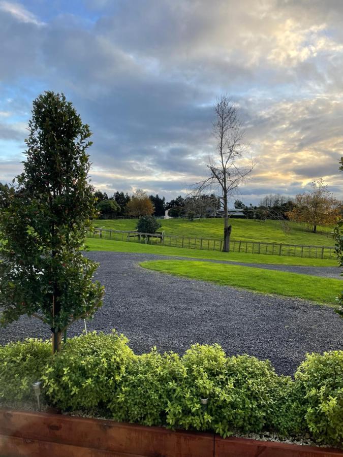 Veld View Bed And Breakfast Tuakau Kültér fotó